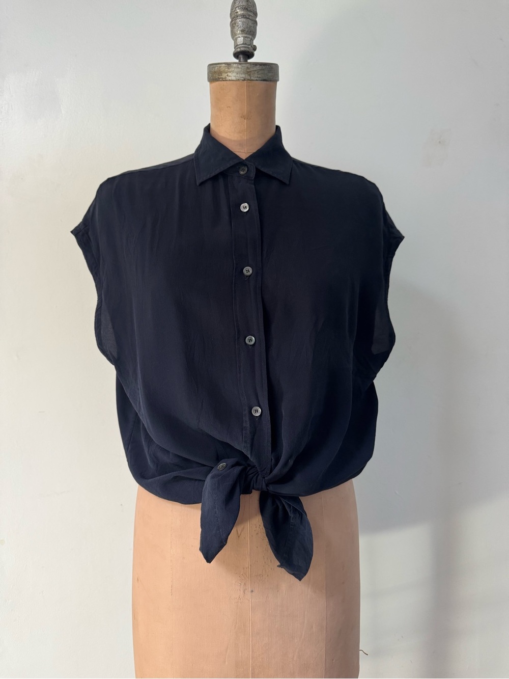 ASPESI sleeveless silk blouse midnight size M